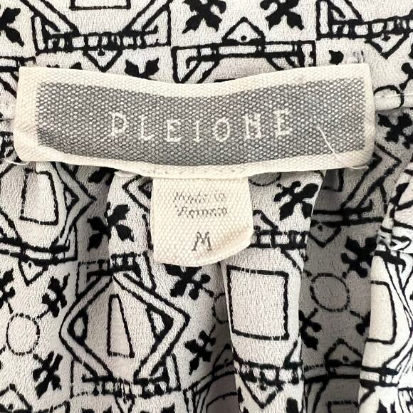 Pleione Womens Blouse Size Medium White Geometric Pattern Chiffon Short Sleeve - Picture 4 of 5